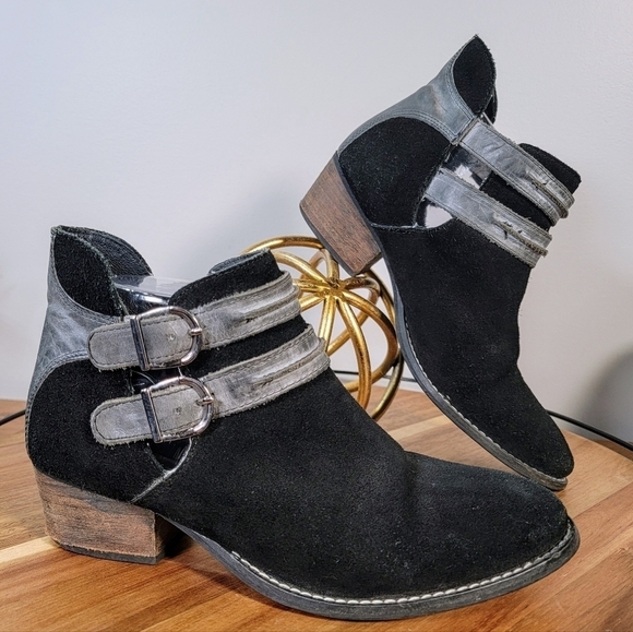 Steve Madden Black and Gray Ankle Boots - Picture 11 of 16